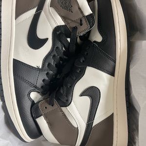 NIKE JORDAN